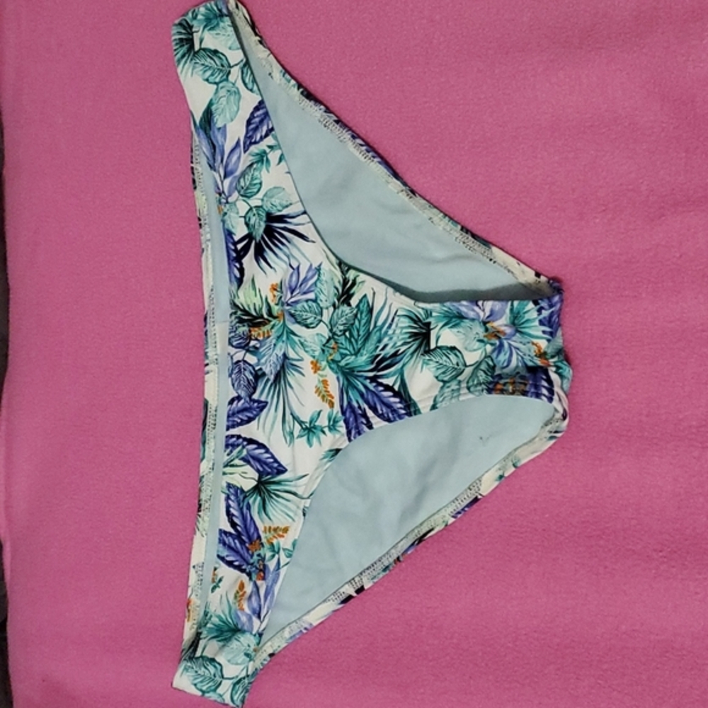 EUC Atmosphere Bikini Bottoms 👽